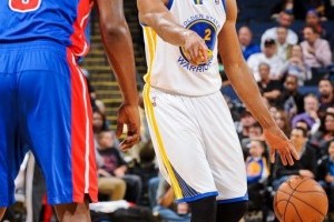  阿德巴约两双热火轻取活塞送对手十连败  