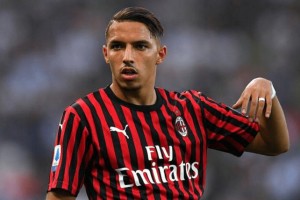  国际米兰战术调整收奇效，三中卫体系发威  