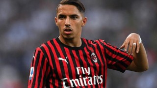  国际米兰战术调整收奇效，三中卫体系发威  