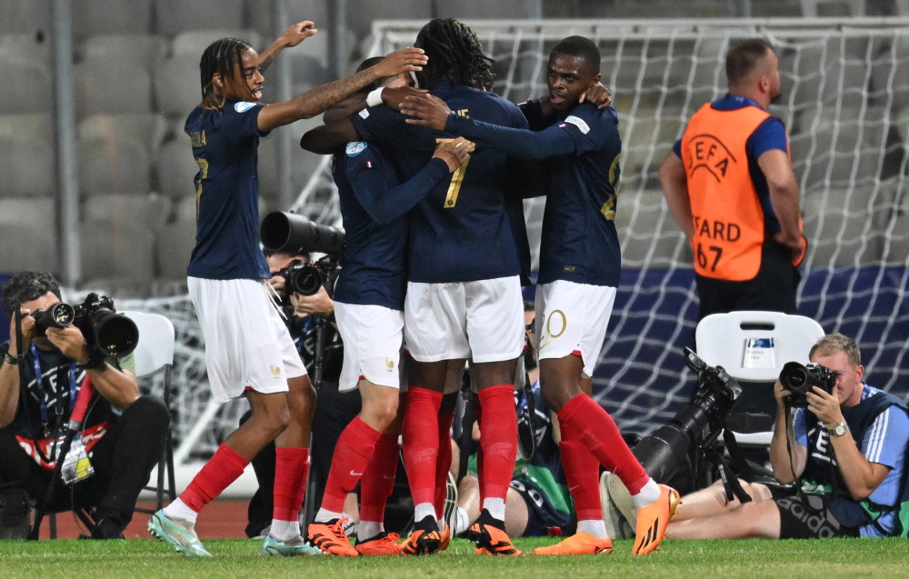  罗马客场遭遇门线悬案VAR判定引发争议  