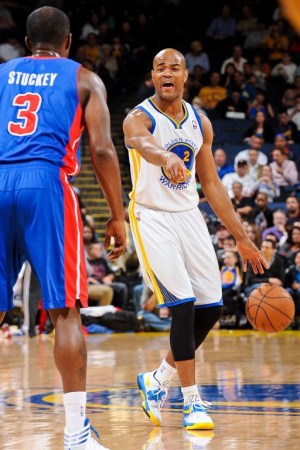  阿德巴约两双热火轻取活塞送对手十连败  